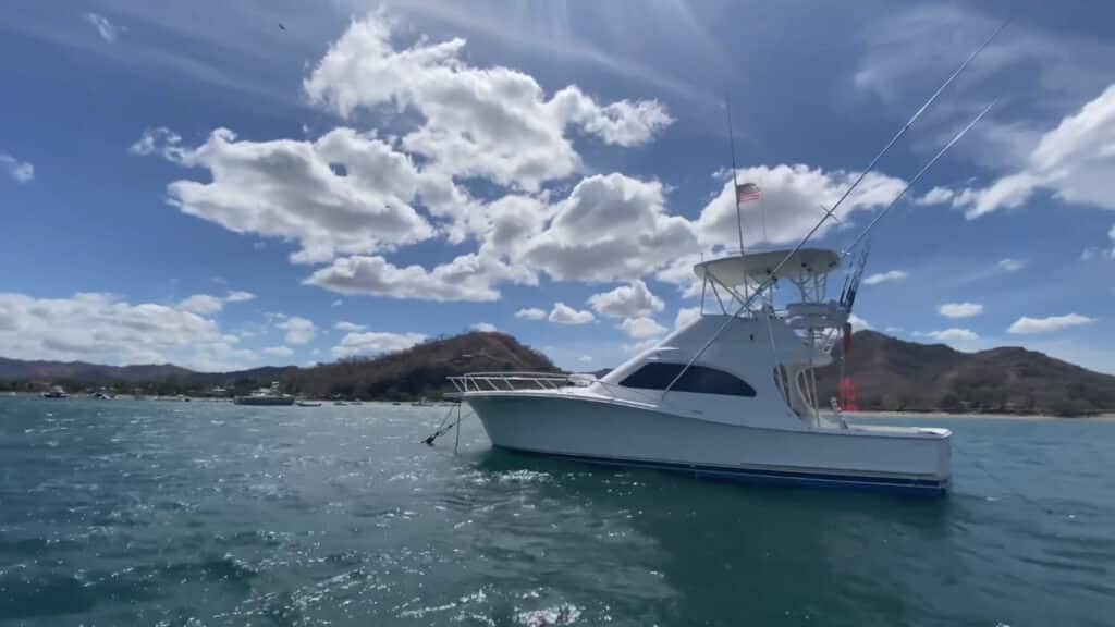 44 Feet Luhrs Fishing Charter - Flamingo, Costa Rica