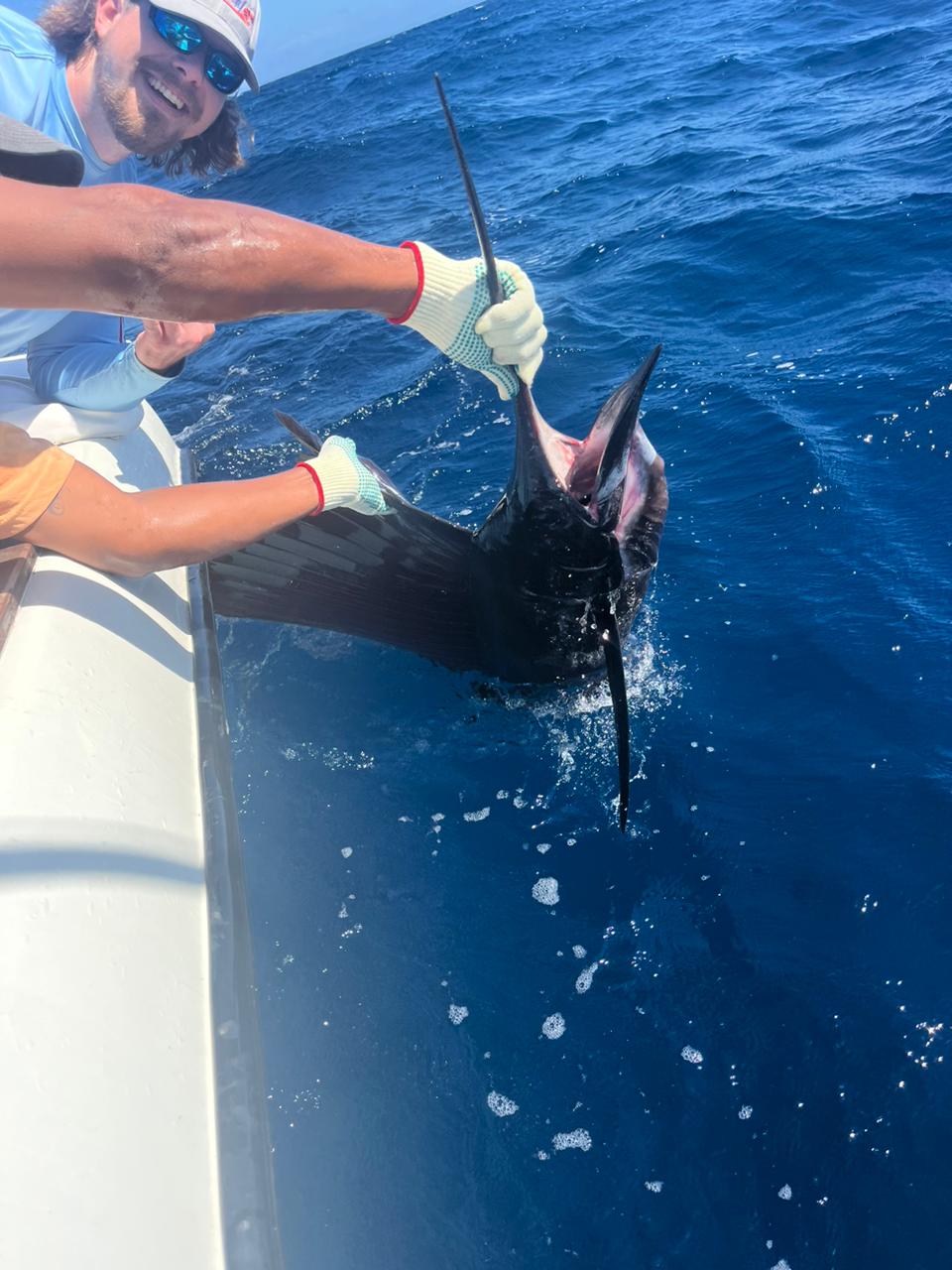 28 ft. Century, Blue Runner I, 5 anglers max, Tamarindo by CR Fishing  Charters